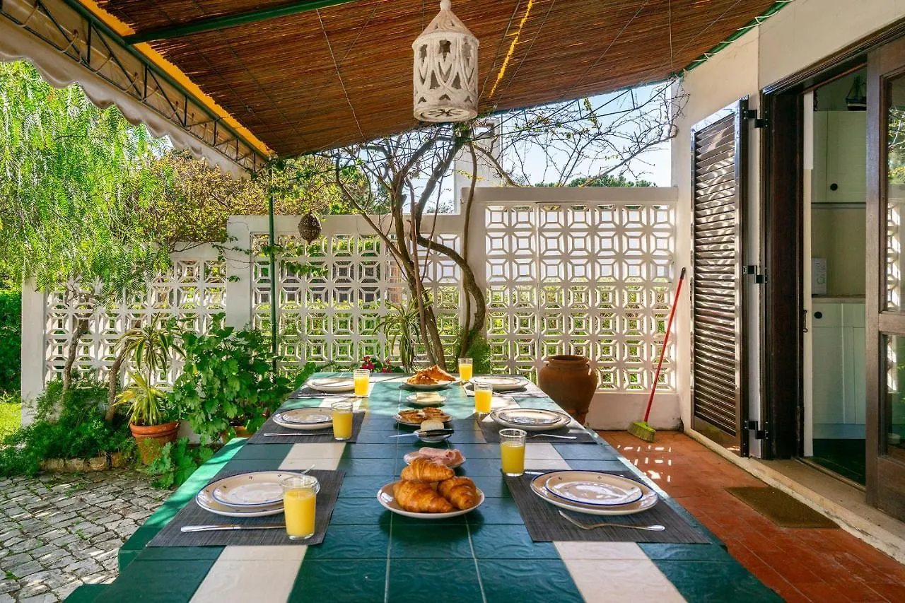 Whome | Balaia 3-Bed Family Holiday Villa Olhos de Agua  0*, Olhos de Agua (Albufeira) Portugal