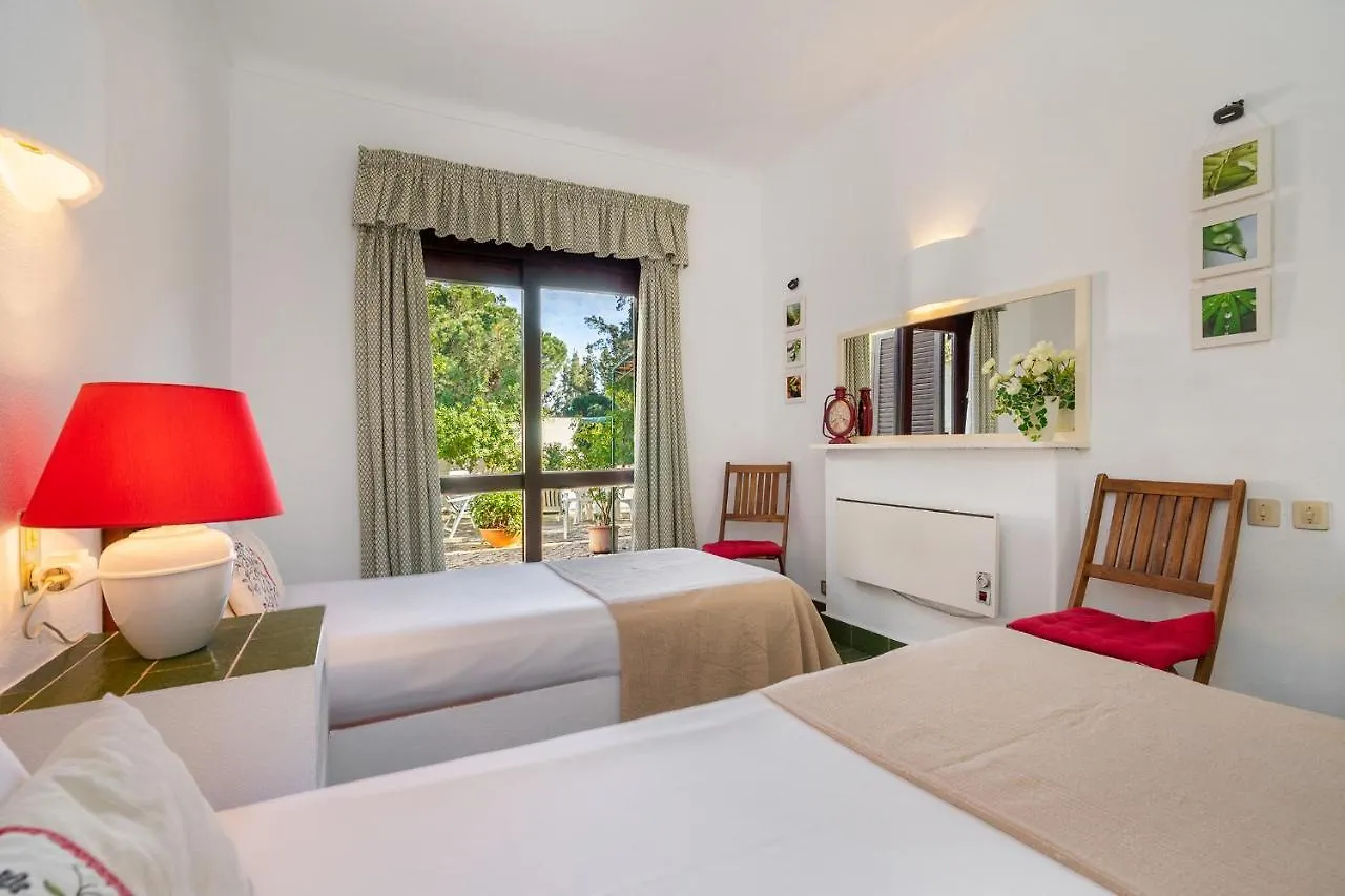 Whome | Balaia 3-Bed Family Holiday Villa Olhos de Agua  0*, Olhos de Agua (Albufeira)