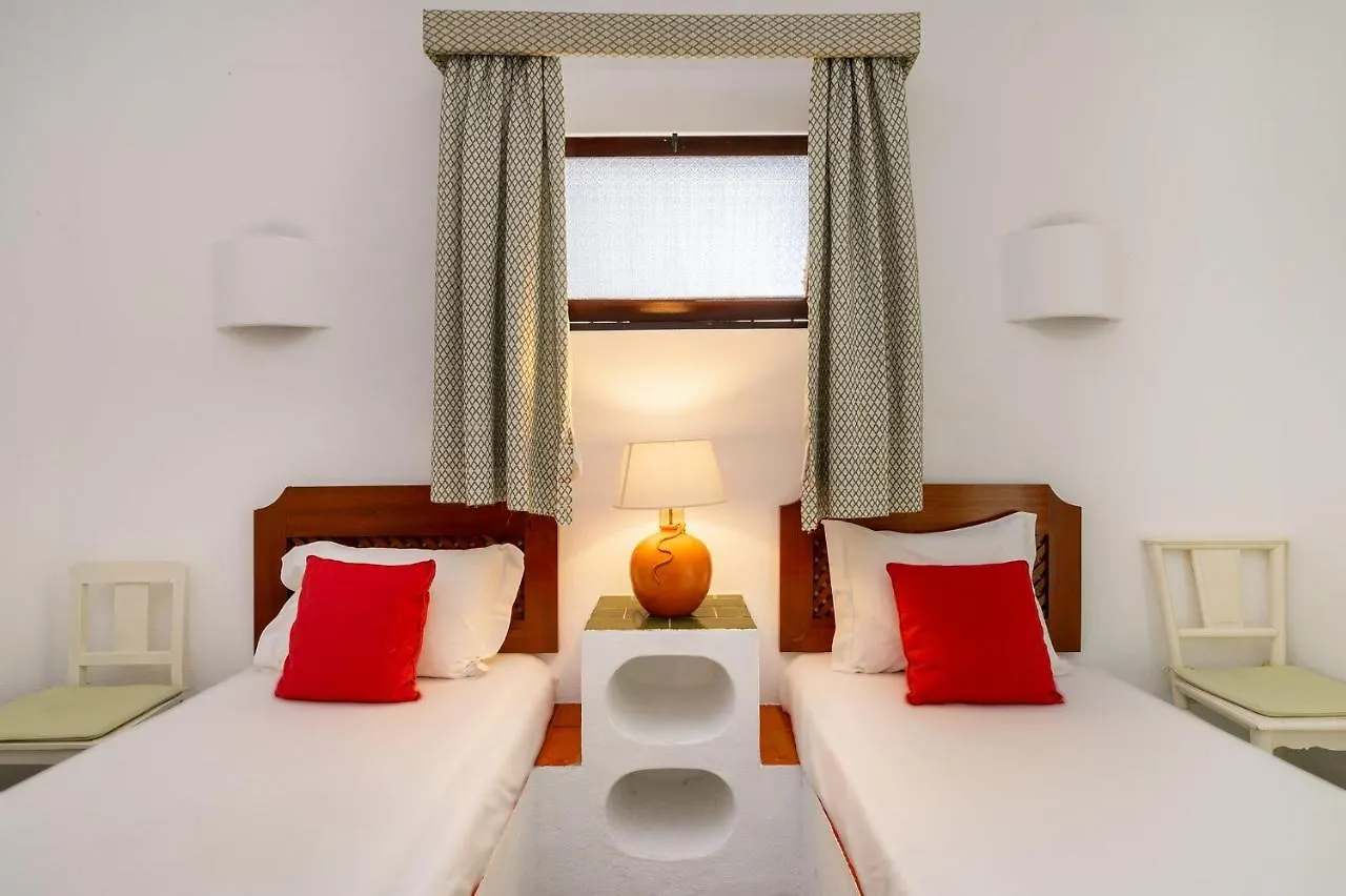 Whome | Balaia 3-Bed Family Holiday Villa Olhos de Agua